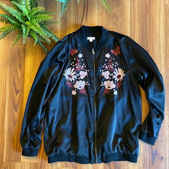 Xhilaration Black and Floral Satin Jacket - Picture 6 of 8